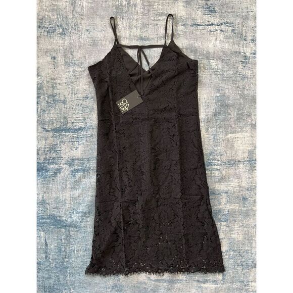 NWT! Chaser Black Floral Lace Scallop Hem Strappy Slip Dress Medium - Picture 2 of 9